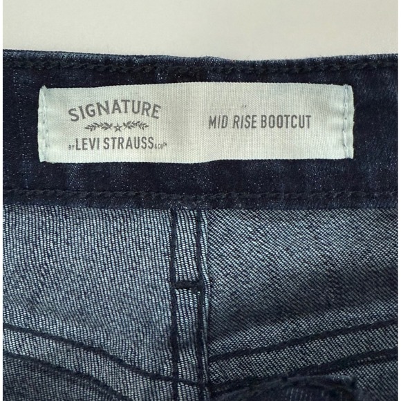 Signature by Levi Strauss Mid Rise Bootcut Jeans Dark Wash Women's W29 L34 313 - Picture 4 of 10